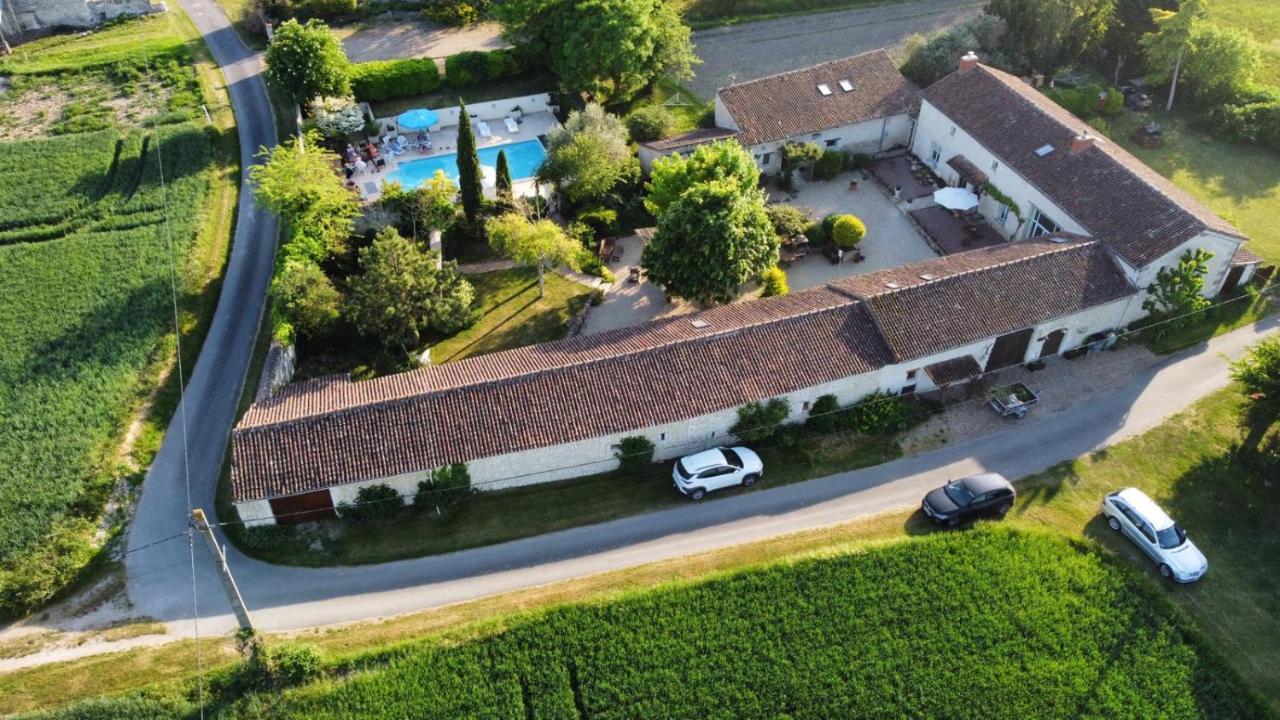 Les Coindries Villa Faye-la-Vineuse ภายนอก รูปภาพ